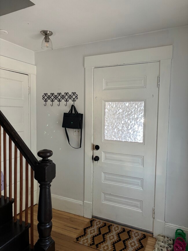 145 Stark St in Portsmouth, NH - Foto de edificio - Building Photo