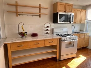 475 Monmouth St, Unit 4 in Jersey City, NJ - Building Photo - Building Photo