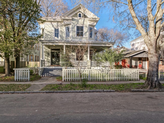 property at 208 W 35th St