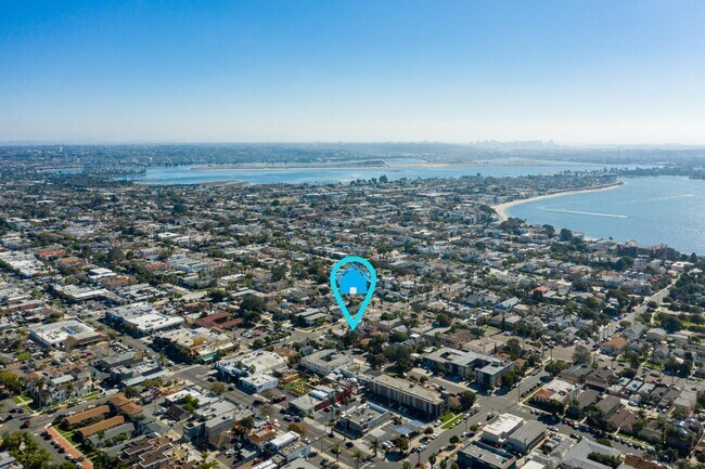 1169 Hornblend St in San Diego, CA - Building Photo - Building Photo