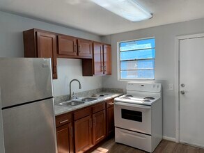 1006 W 25th St in Jacksonville, FL - Building Photo - Building Photo