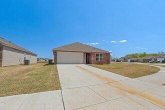 2109 E Fennec St in Siloam Springs, AR - Building Photo - Building Photo