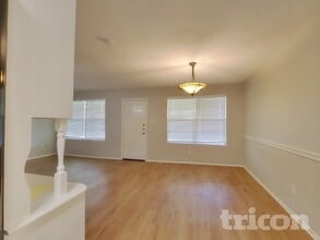 2710 Jewell Dr in Arlington, TX - Building Photo - Building Photo