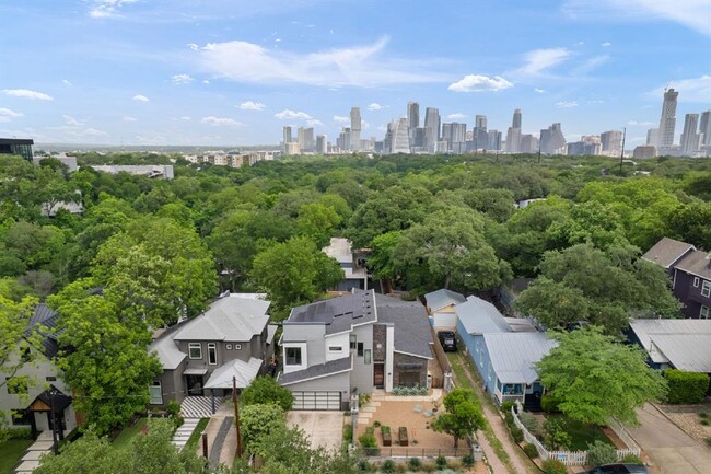 property at 1102 W Monroe St