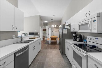 27095 Matheson Ave in Bonita Springs, FL - Building Photo - Building Photo
