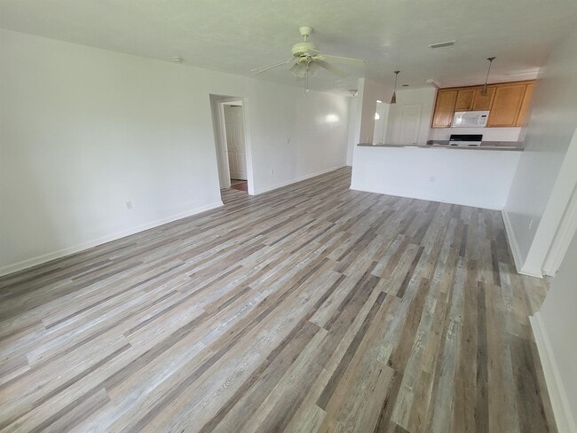 2635 Mission Rd in Tallahassee, FL - Building Photo - Building Photo
