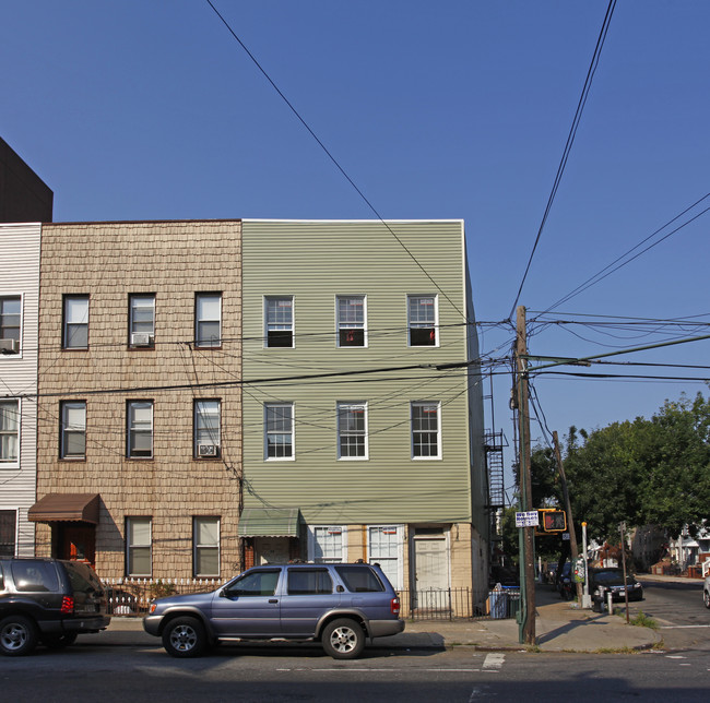 50 Bushwick Ave in Brooklyn, NY - Building Photo - Building Photo