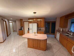 4891 Maceri Cir in Sterling Heights, MI - Building Photo - Building Photo