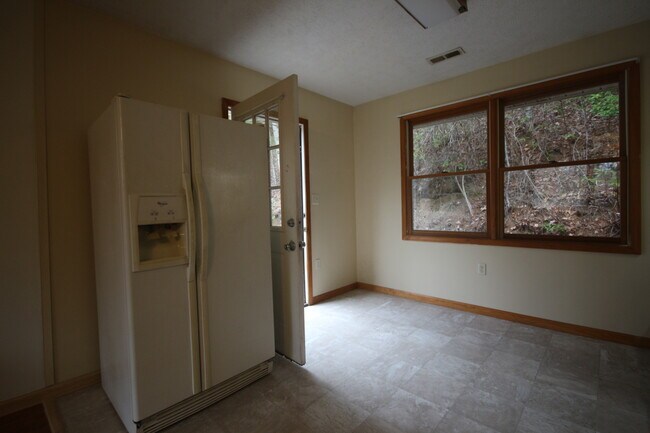 937 Shoal Creek Rd in Balsam Grove, NC - Building Photo - Building Photo