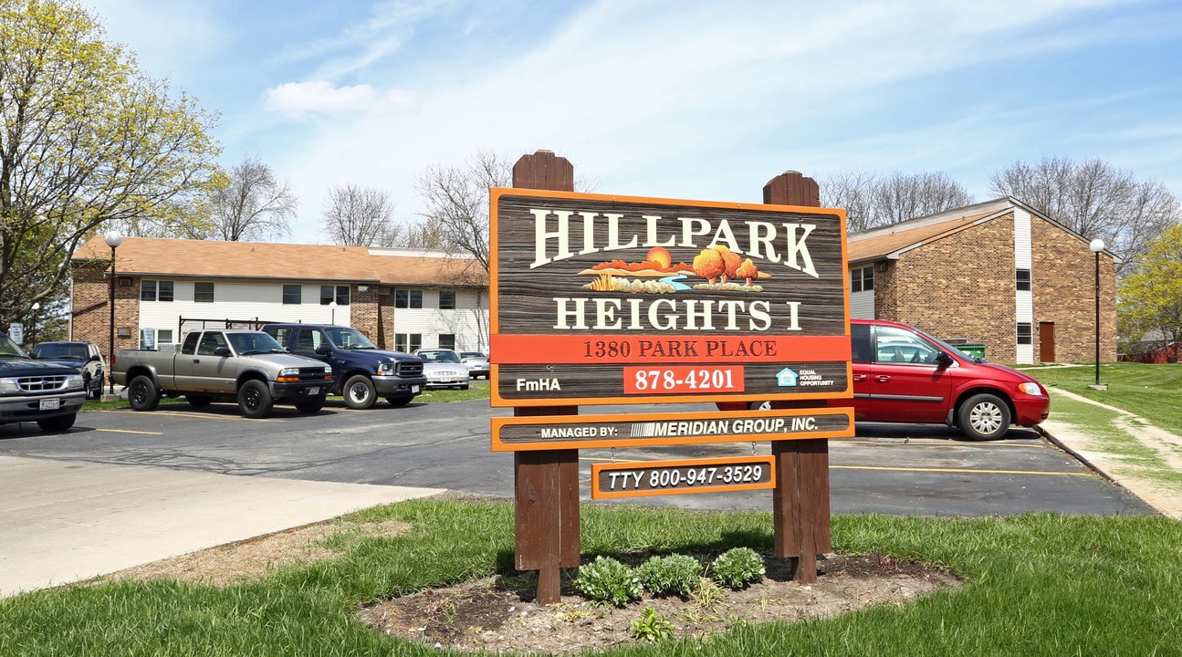 Hillpark Heights I in Union Grove, WI - Building Photo