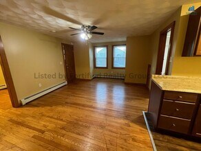 106 Tuttle St in Fall River, MA - Building Photo - Building Photo