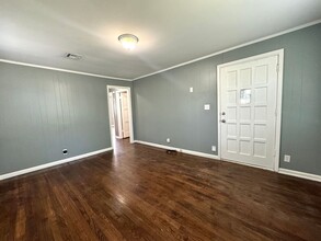 1332 S 74th E Ave in Tulsa, OK - Foto de edificio - Building Photo