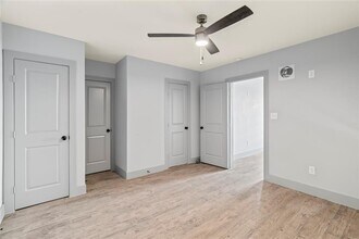 305 Roberts St-Unit -5 in Houston, TX - Building Photo - Building Photo