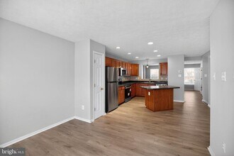 9875 Decatur Rd in Middle River, MD - Building Photo - Building Photo