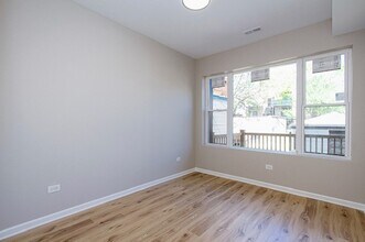 1516 E 69th Plz, Unit 1 in Chicago, IL - Foto de edificio - Building Photo