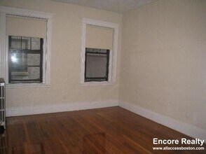 56 Queensberry St in Boston, MA - Building Photo - Building Photo