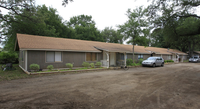 Allegro Lugar Apartments in Austin, TX - Building Photo - Building Photo