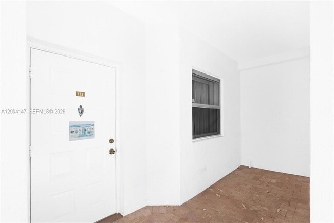 10730 NW 66th St, Unit 113 in Doral, FL - Foto de edificio - Building Photo