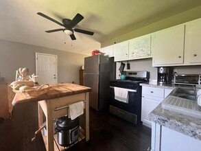 1406 Williamsburg Dr in Champaign, IL - Building Photo - Building Photo