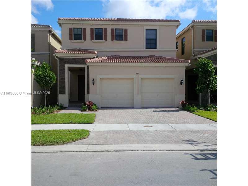 643 NE 191st Terrace in Miami, FL - Building Photo