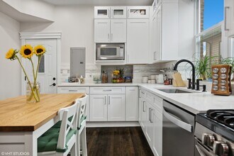 2234 W Medill Ave in Chicago, IL - Building Photo - Building Photo
