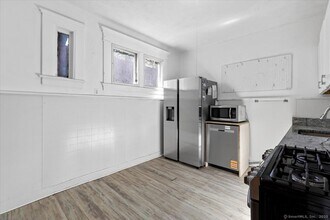 590 Whitney Ave in New Haven, CT - Building Photo - Building Photo