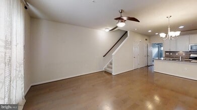 42727 Eildon Terrace, Unit 71 RE in Ashburn, VA - Building Photo - Building Photo