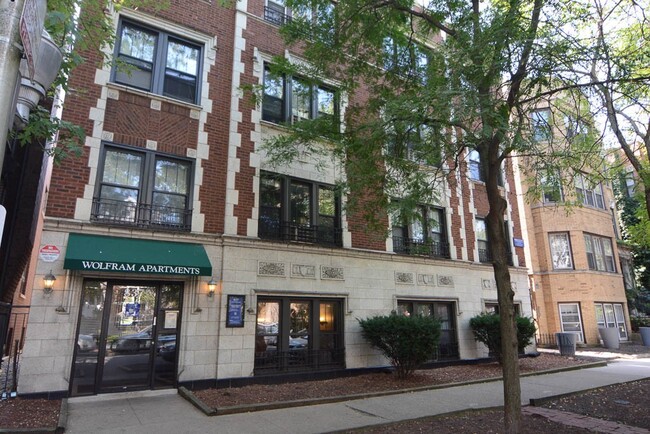 property at 842 W Wolfram St