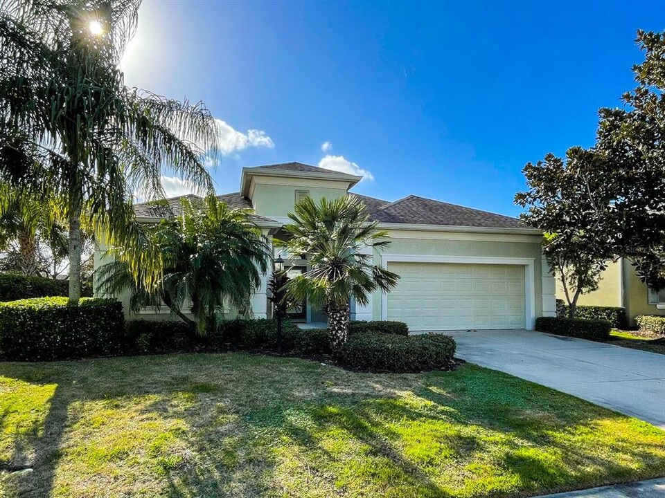 4738 Claremont Park Dr in Bradenton, FL - Building Photo