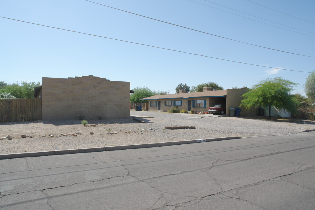 2615 N Geronimo Ave in Tucson, AZ - Foto de edificio