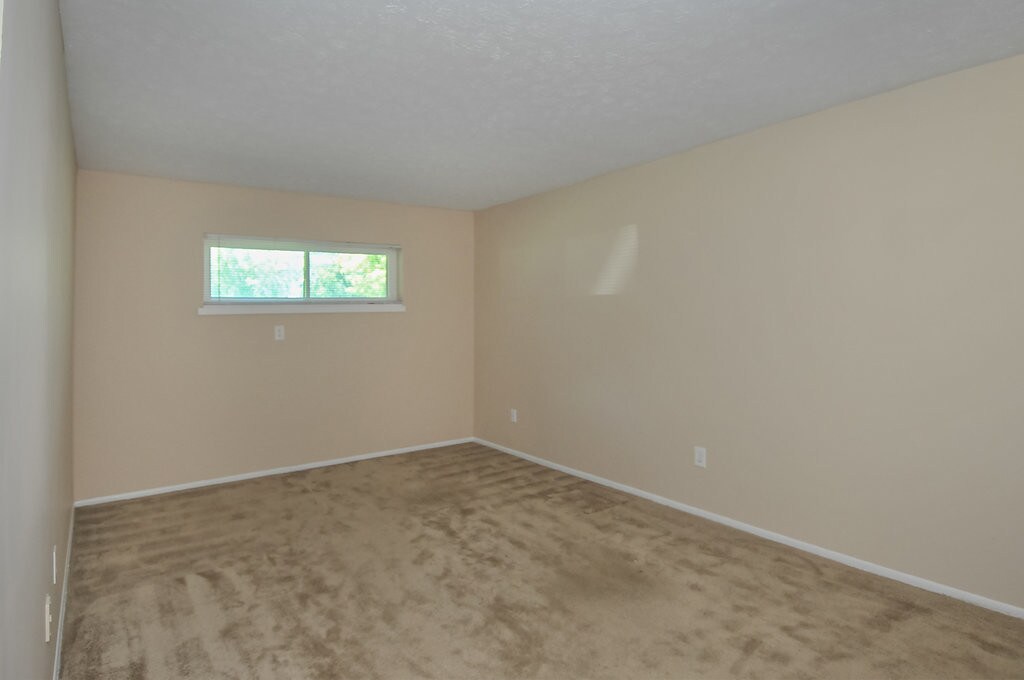 Iroquois Green Apartments in Louisville, KY