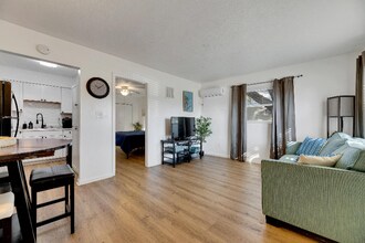 4511 W McElroy Ave in Tampa, FL - Building Photo - Building Photo