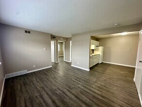 1450 Meadowview Dr in Marion, IA - Building Photo - Building Photo