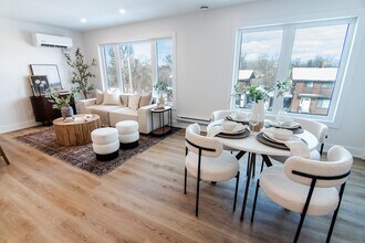 140 Young St in Ottawa, ON - Building Photo - Building Photo