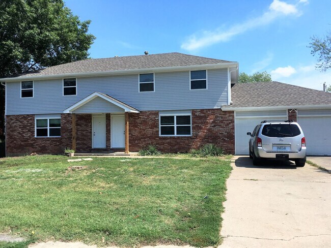 204 S Scott Blvd