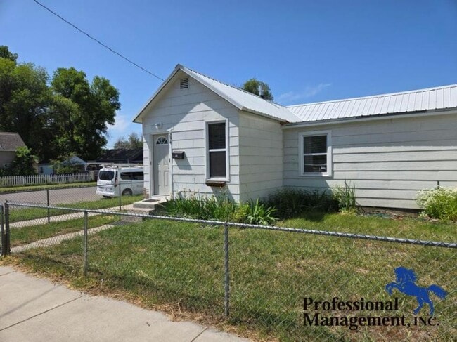 property at 324 S 33rd St
