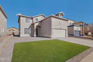 5045 Stampede Dr in El Paso, TX - Building Photo