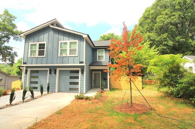 2823 Coronet Way in Charlotte, NC - Building Photo - Building Photo