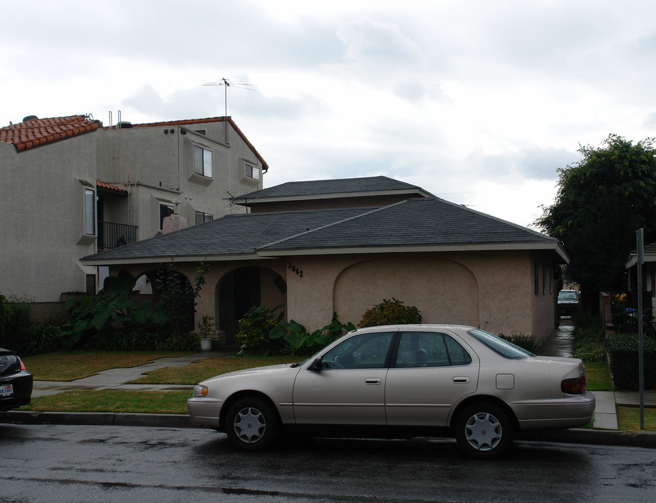 3842 Green Ave in Los Alamitos, CA - Building Photo