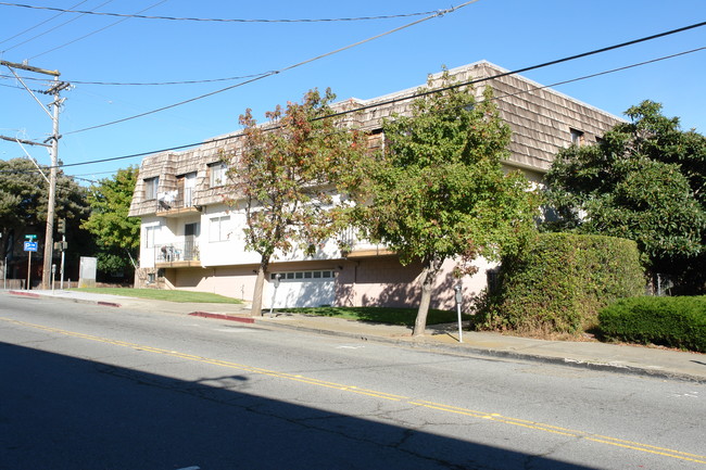 200 Maple Ave in South San Francisco, CA - Building Photo - Building Photo