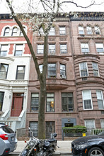 55 W 69th St in New York, NY - Building Photo - Building Photo