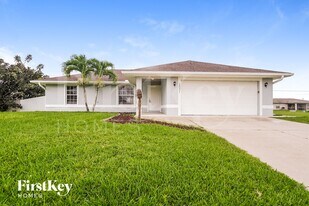 2031 NE 9th Pl in Cape Coral, FL - Building Photo