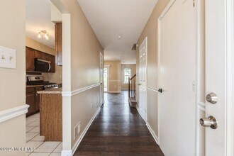 7 Sloop Square in Howell, NJ - Building Photo - Building Photo