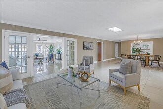 2267 Heron Cir in Clearwater, FL - Building Photo - Building Photo