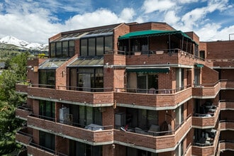 Arlington Place Condominiums in Salt Lake City, UT - Building Photo - Building Photo