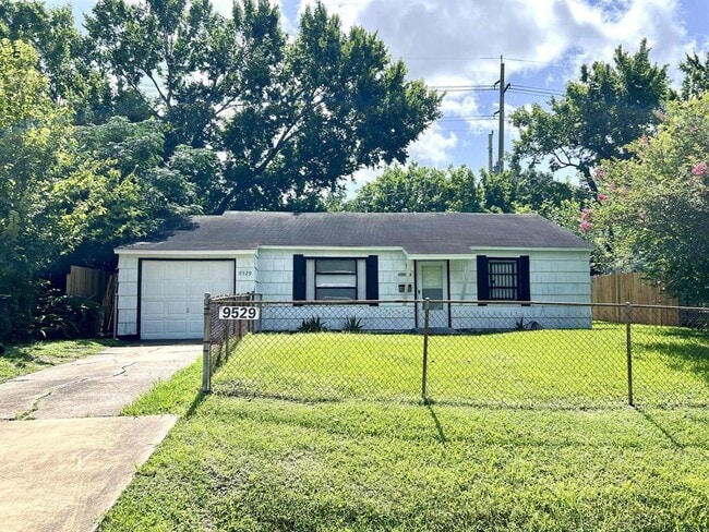 9529 Chesterfield Dr in Houston, TX - Building Photo - Building Photo
