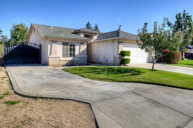 5654 Violet Ave in Fresno, CA - Building Photo - Building Photo