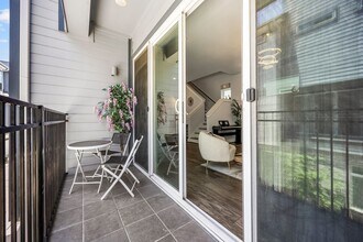 5815 Fairdale Ln in Houston, TX - Building Photo - Building Photo