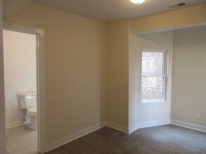 2020 N Bissell St, Unit 3F in Chicago, IL - Foto de edificio - Building Photo