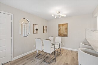 13211 Whitehaven Ln in Ft. Myers, FL - Building Photo - Building Photo